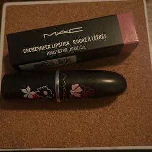 New in box MAC Crème Cup